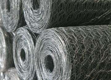 Galvanised wire netting rolls