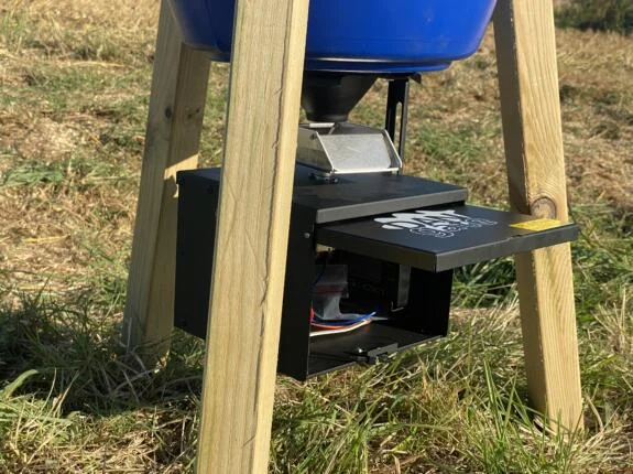 automatic feeder collins nets